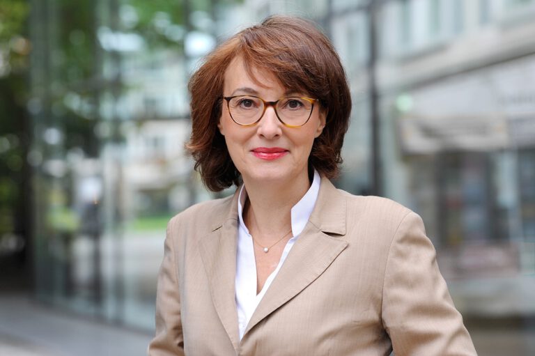 Christine Nehls